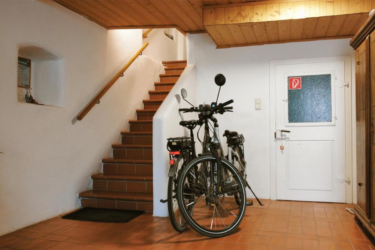 Helles Apartment Fuer 1-2 Pers. Mit Parkplatz Und Wifi Kraiburg am Inn Exterior foto