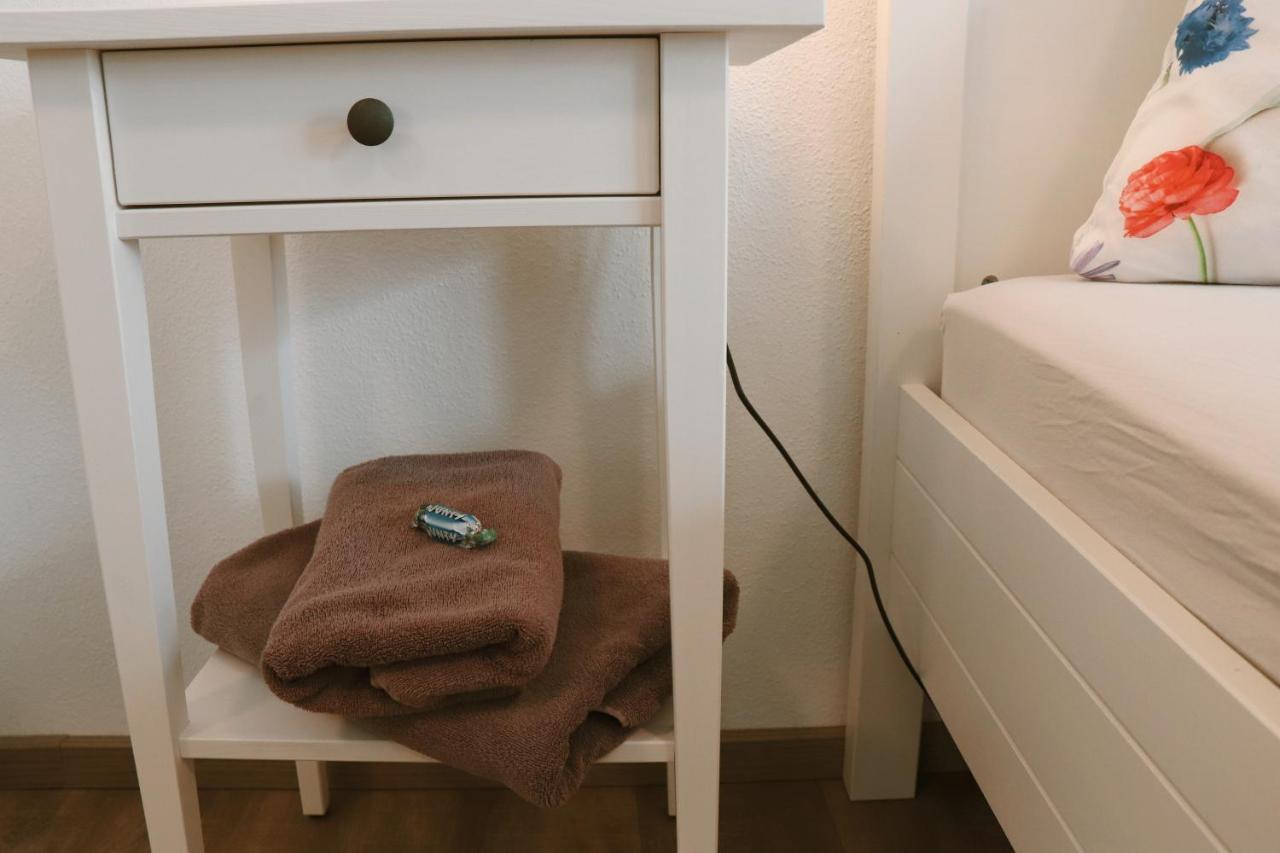 Helles Apartment Fuer 1-2 Pers. Mit Parkplatz Und Wifi Kraiburg am Inn Exterior foto