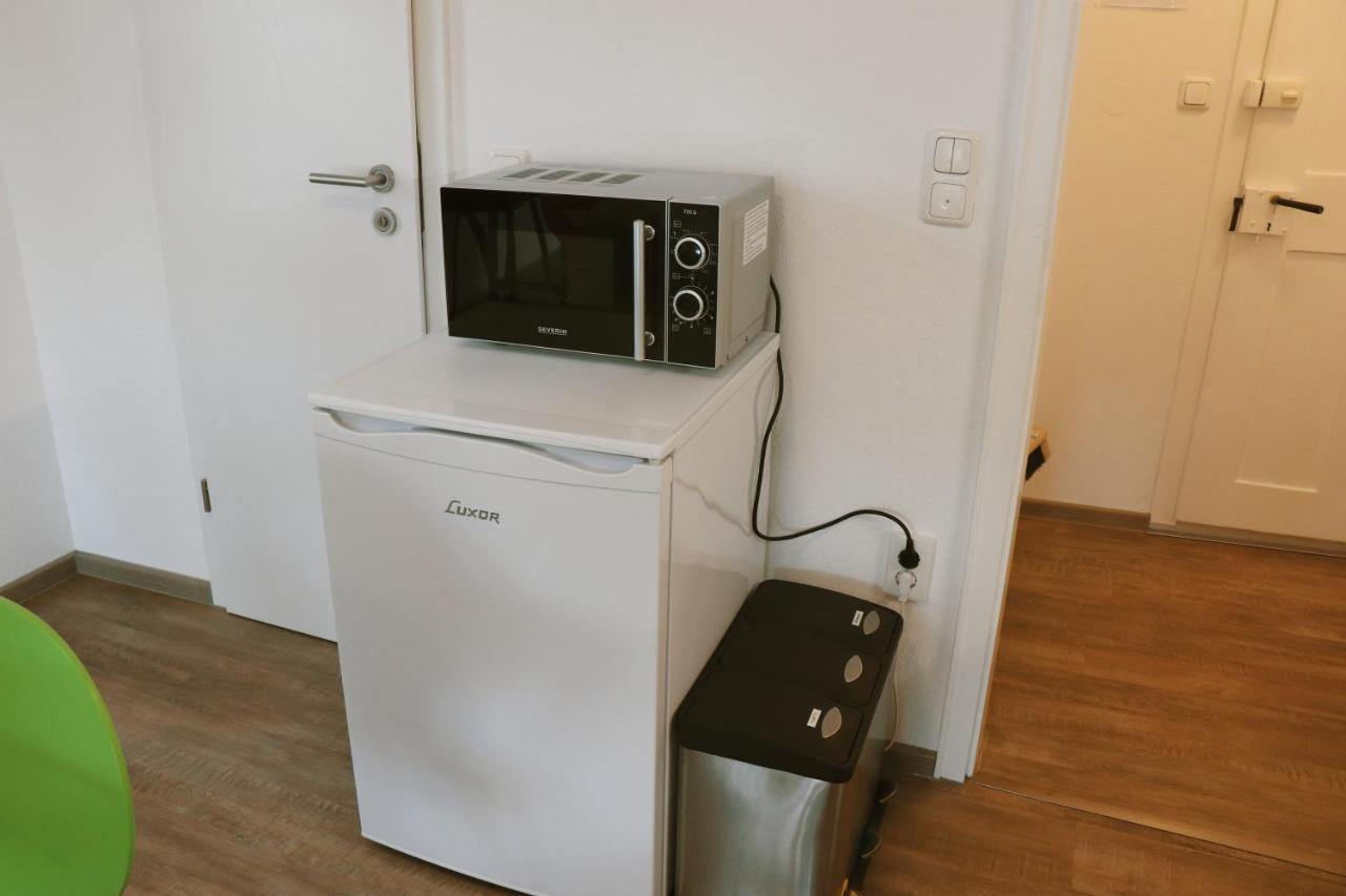 Helles Apartment Fuer 1-2 Pers. Mit Parkplatz Und Wifi Kraiburg am Inn Exterior foto