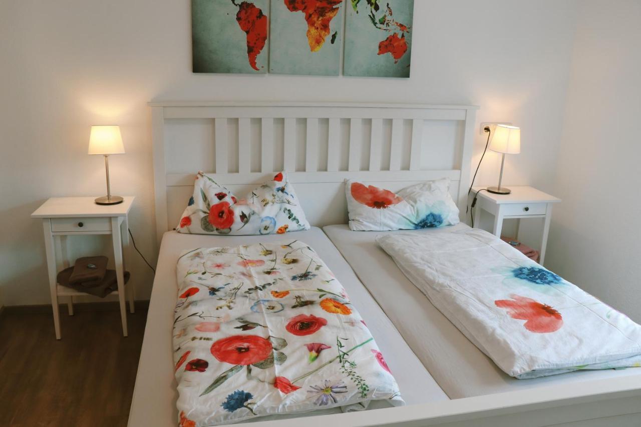 Helles Apartment Fuer 1-2 Pers. Mit Parkplatz Und Wifi Kraiburg am Inn Exterior foto
