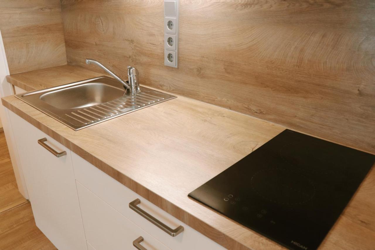 Helles Apartment Fuer 1-2 Pers. Mit Parkplatz Und Wifi Kraiburg am Inn Exterior foto