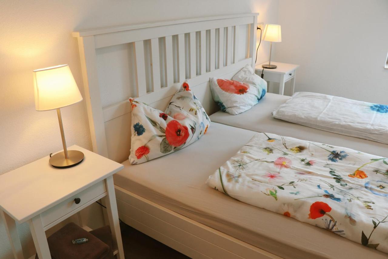 Helles Apartment Fuer 1-2 Pers. Mit Parkplatz Und Wifi Kraiburg am Inn Exterior foto