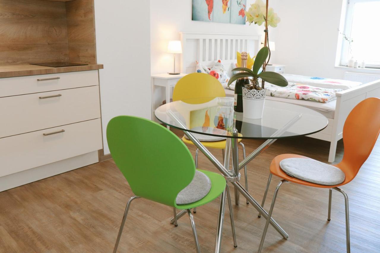Helles Apartment Fuer 1-2 Pers. Mit Parkplatz Und Wifi Kraiburg am Inn Exterior foto